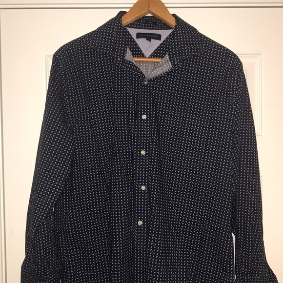 TOMMY HILFIGER Dress Shirt Men/'s Size 16-1//2 32//33 Light Blue Long Sleeve NWT